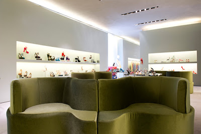 Boutique Prada Milano - Clover Leaf sofa by Verner Panton