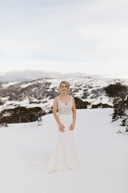 zelda green photographer winter snow mountain weddings bridal gowns cake