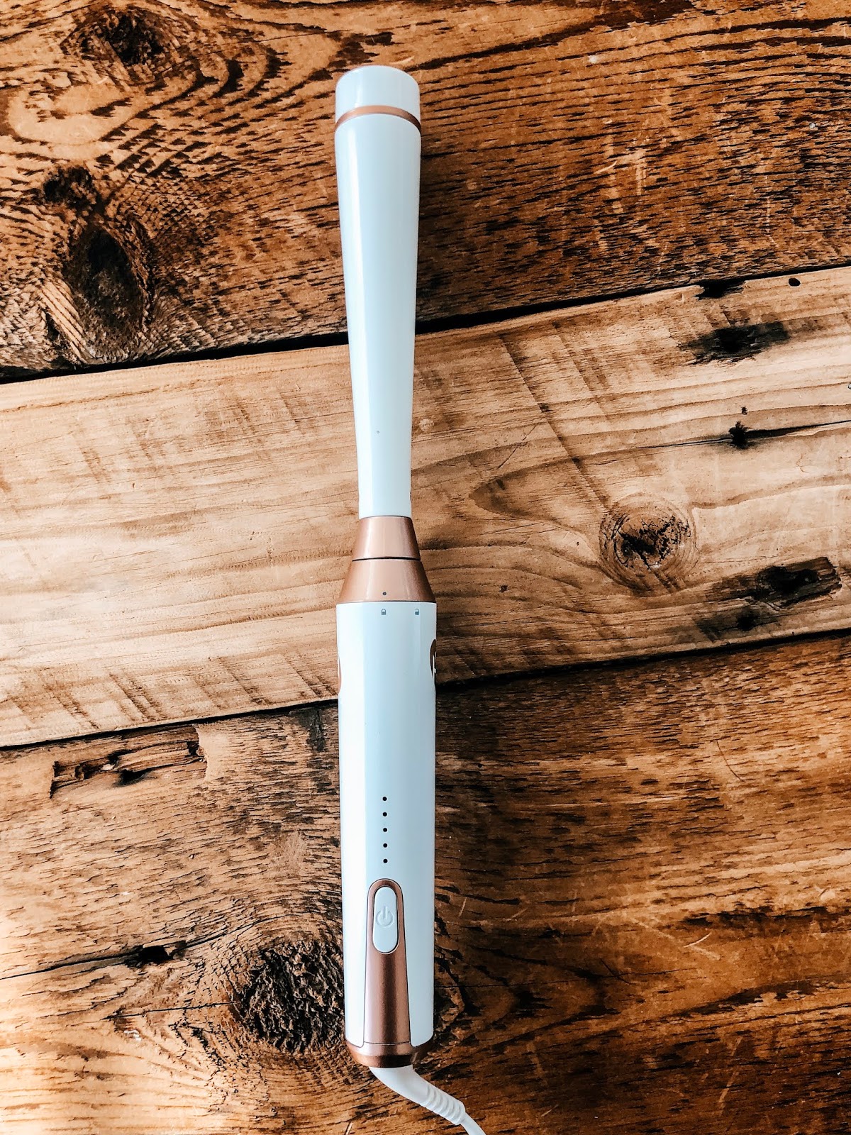 T3 Micro Curling Wand Review / My Monochromatic Life