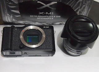 Mirrorless Fujifilm X-M1 + Lensa 18-55mm