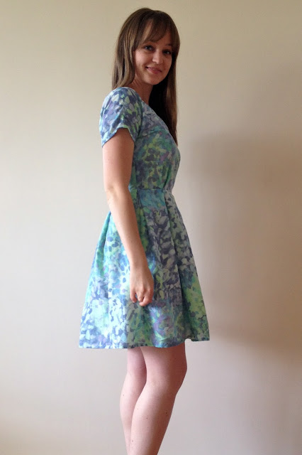 Diary of a Chain Stitcher: Zeena Dress in Silk/Cotton Voile from Mood Fabrics