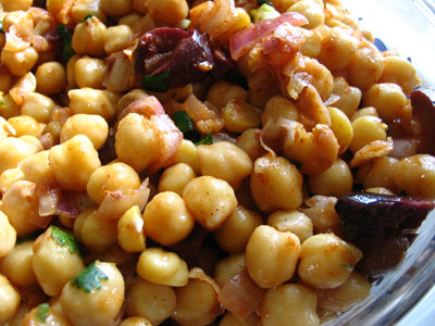 Middle Eastern Chickpea and Olive Salad