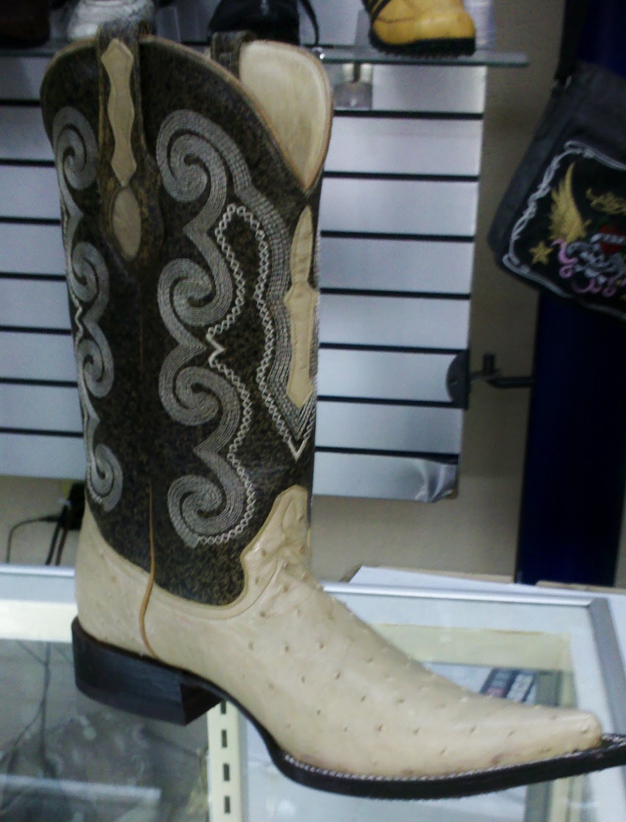 botas avestruz color hueso