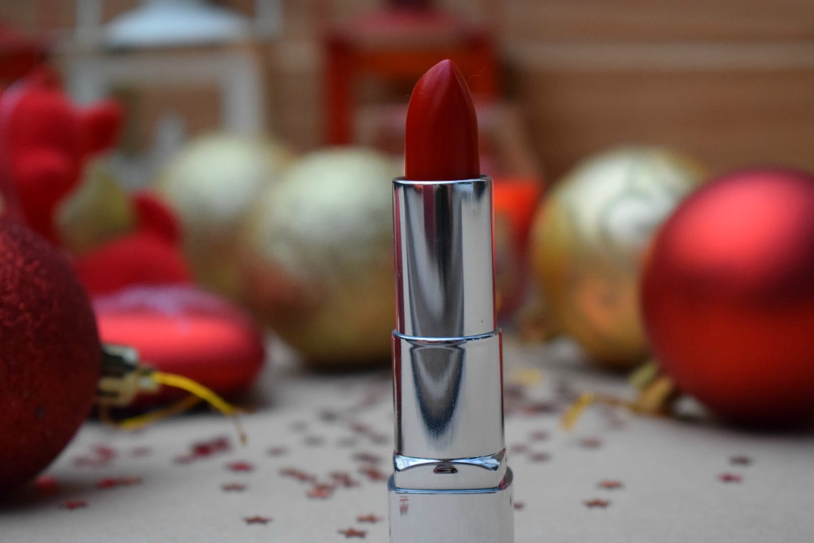Rimmel Moisture renew lipstick in Mayfair Red Lady Review