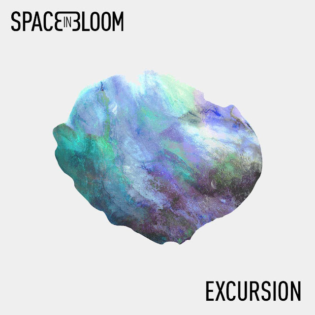 Excursion est le premier EP du quatuor parisien Space In Bloom
