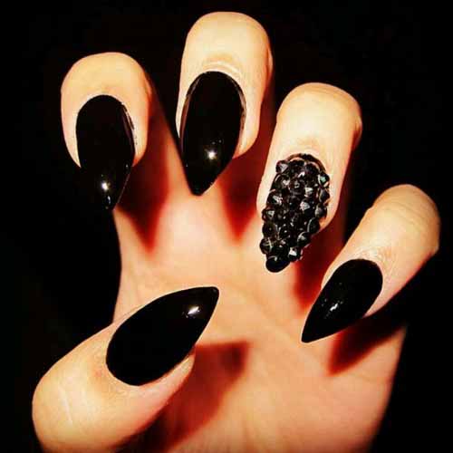 nail black cat