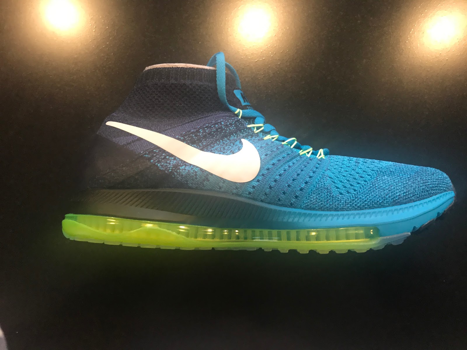 represa ligado Armonía Road Trail Run: Review Nike Zoom All Out Flyknit: Perplexingly Efficient  and Fast.