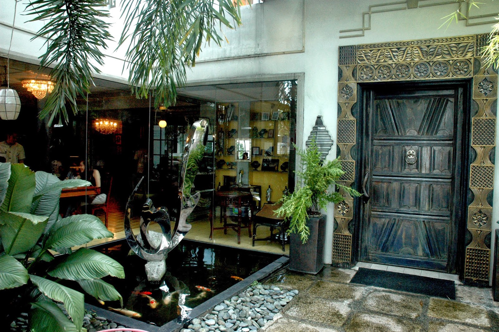 DUDE FOR FOOD: The Casa Roces Experience