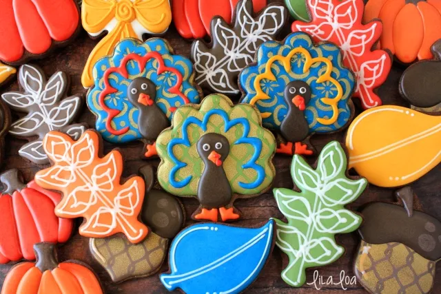 Stenciled turkey sugar cookies -- with a video tutorial