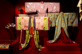 What's up! trouvaillesdujour: The Art of KABUKI; Japanese Theatre Costumes
