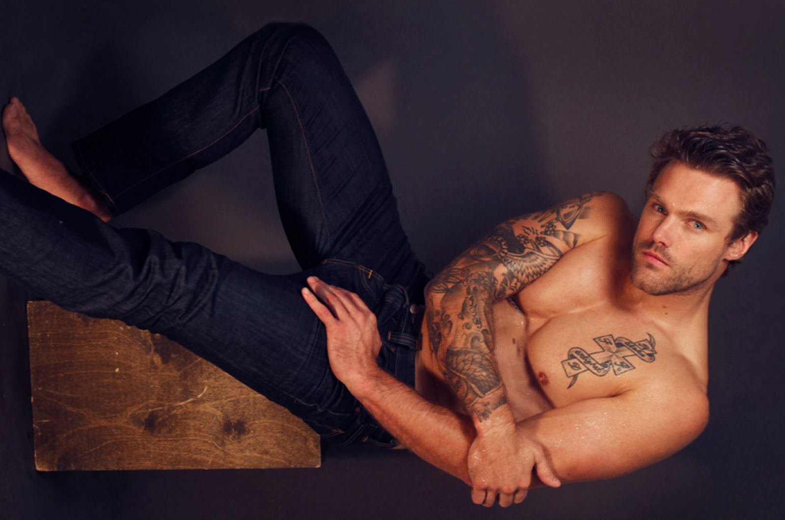 Nick Youngquest тату