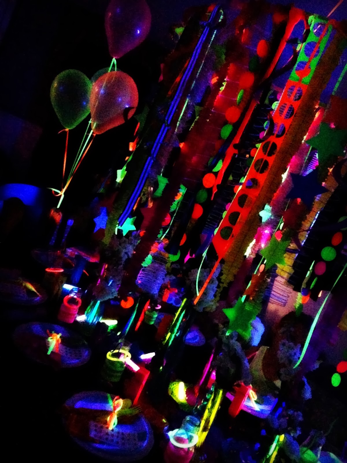 Bringing Up Burns: Molly&#039;s NINTH Neon/Glow in the Dark Dance Birthday Party