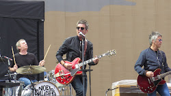 noel gem chris archer gallagher sharrock having oasis flying birds mojo spoken issue mike