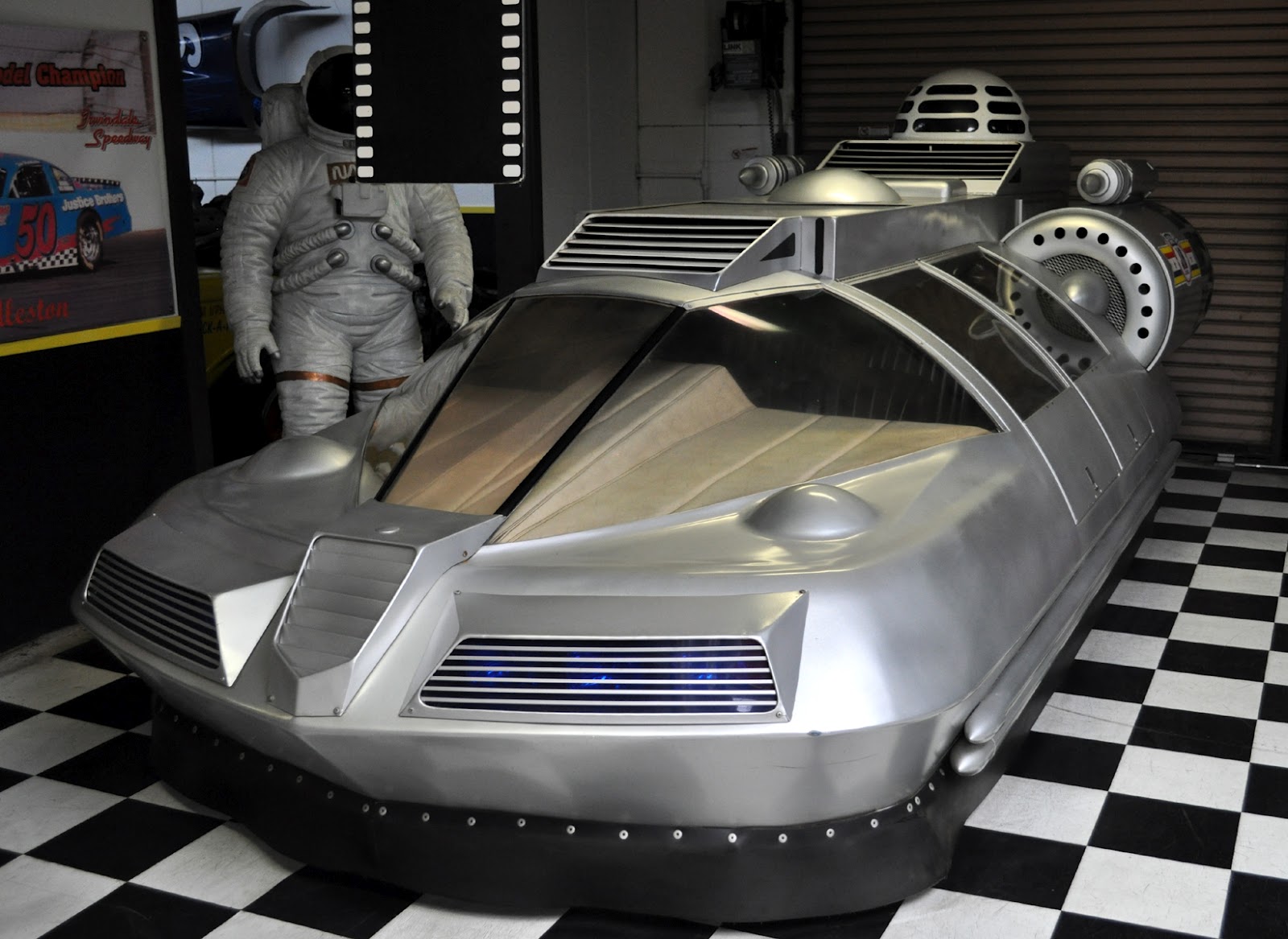 Ховеркрафт Sci-Fi