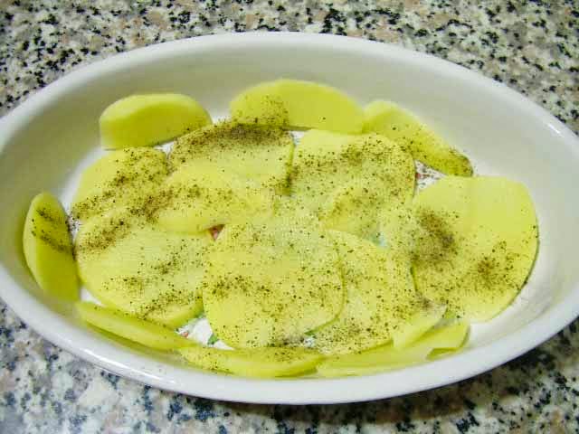 Gallinella Al Forno Con Patate E Pomodorini