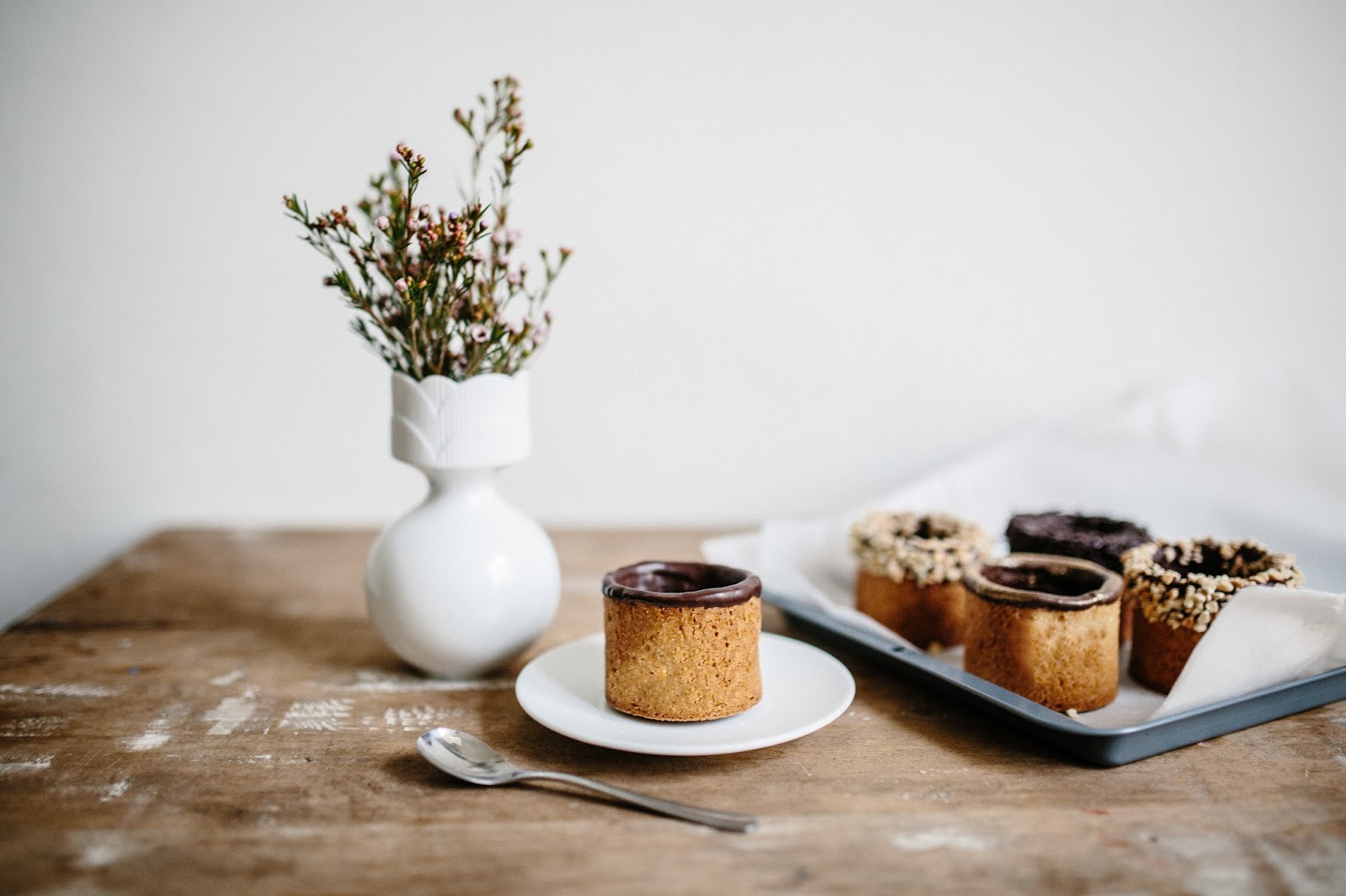 Kaffee im Cookie Cup Ein LAPÂTISSERIE Rezept präsentiert von