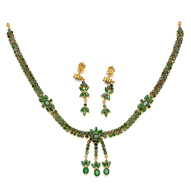 gold_ fashion_ jewellery: emerald necklace