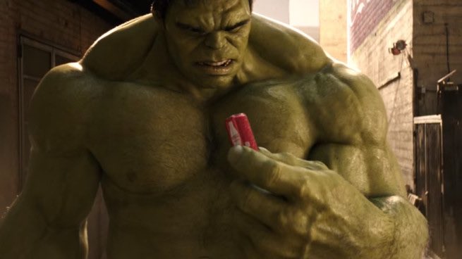 ｃｉａ こちら映画中央情報局です Hulk Vs Ant Man マーベルとチームを組んだコカ コーラが スーパーボウルのサプライズとして ハルクとアントマンが最後 のコーラを奪い合う追跡劇を描いた愉快なcmをリリース