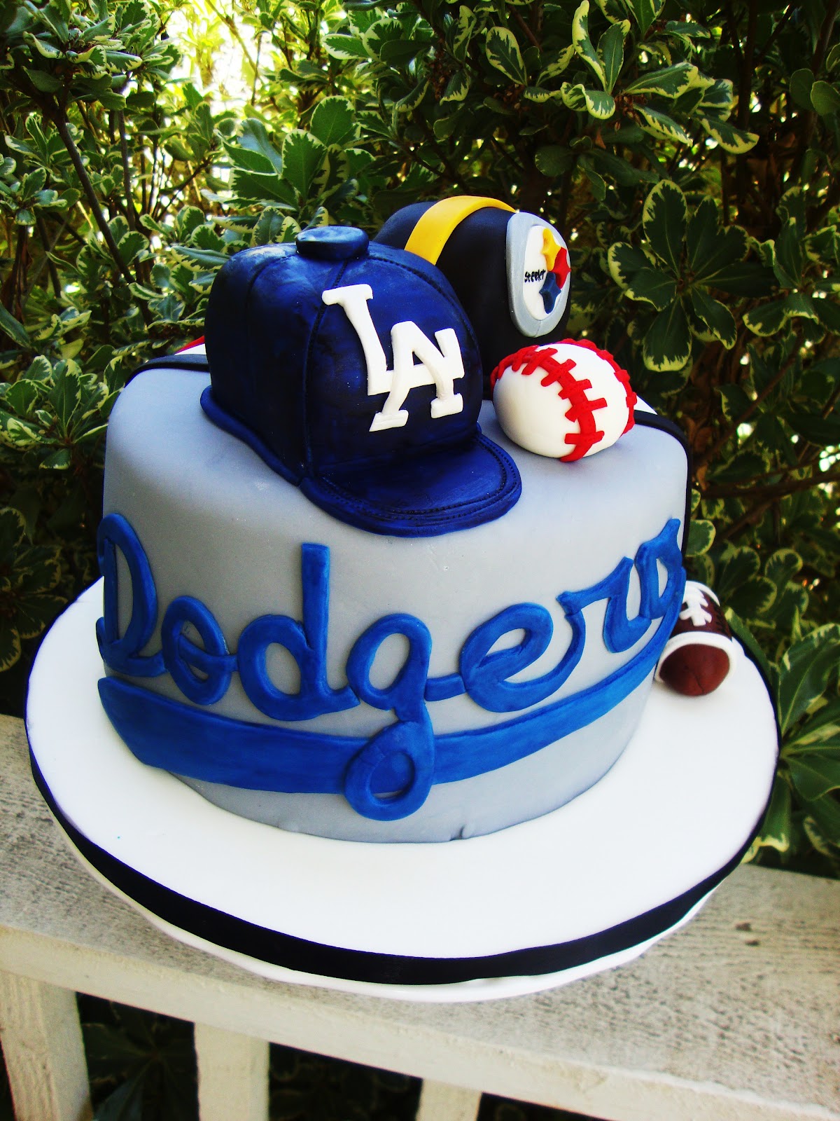 cake dodgers steelers dodger strawberries strawberry fresh baked cakes
