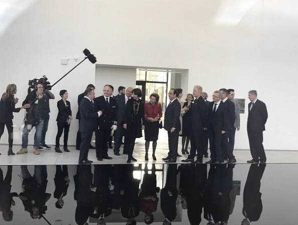 French President Francois Hollande and Norway's Queen Sonja visited the Olivier Debré Contemporary Art Centre in Tours, France.