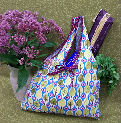 Thimble Chatter: A Fun Shopping Bag, and New Fabrics, Of Course!