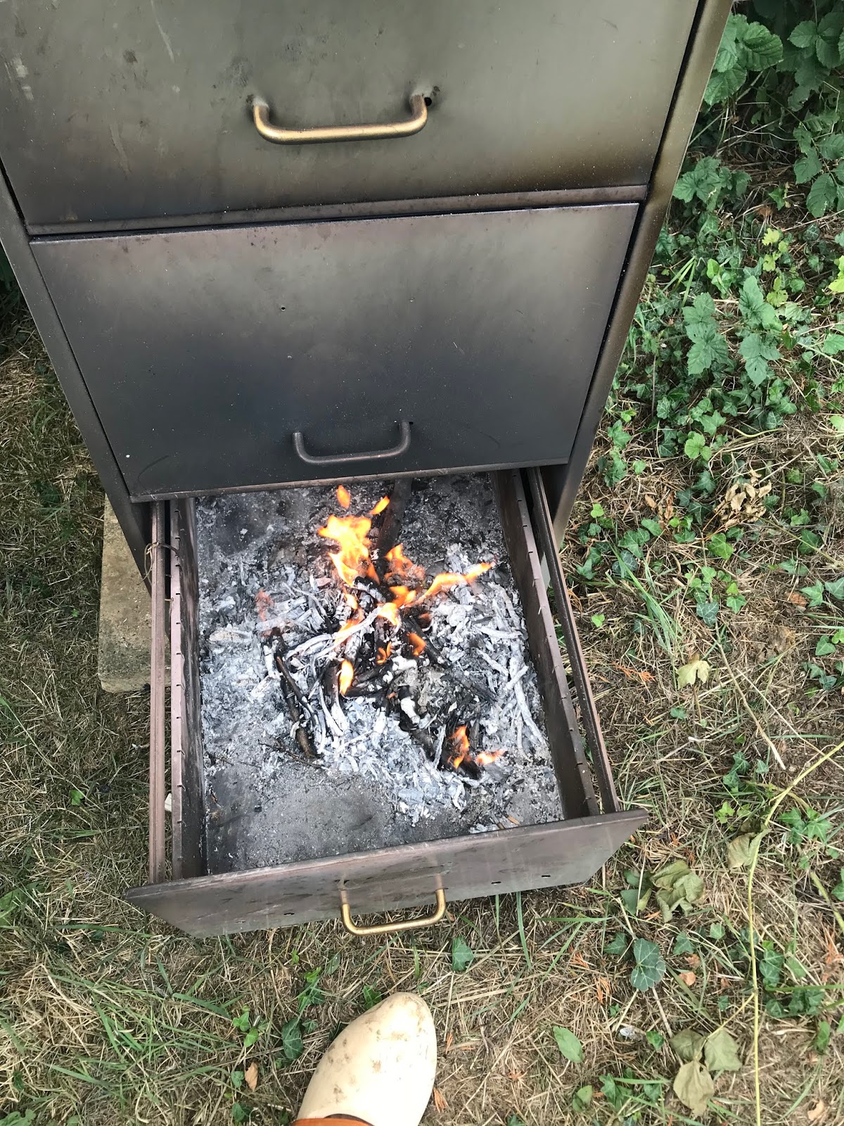 Using the homemade smoker