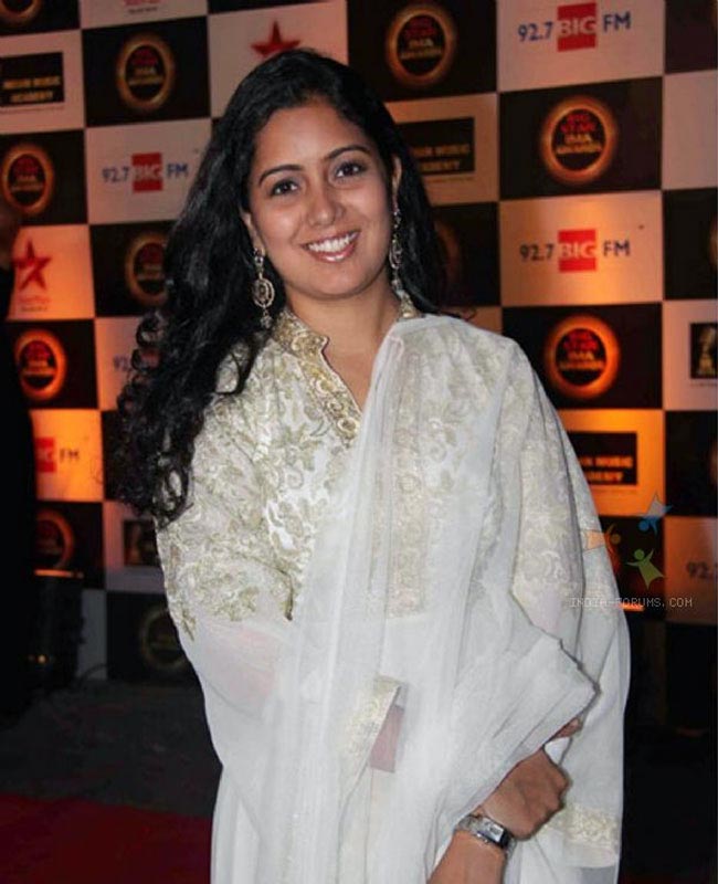 20 hot female singers of Bollywood