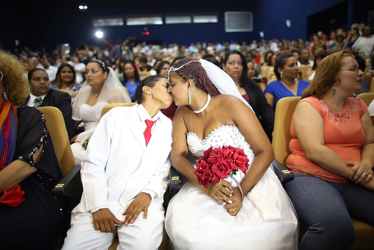 Welcome To Temitayolabi S Blog Brazil Hosts Mass Gay Wedding For 130 Couples At Rio De Janeiro