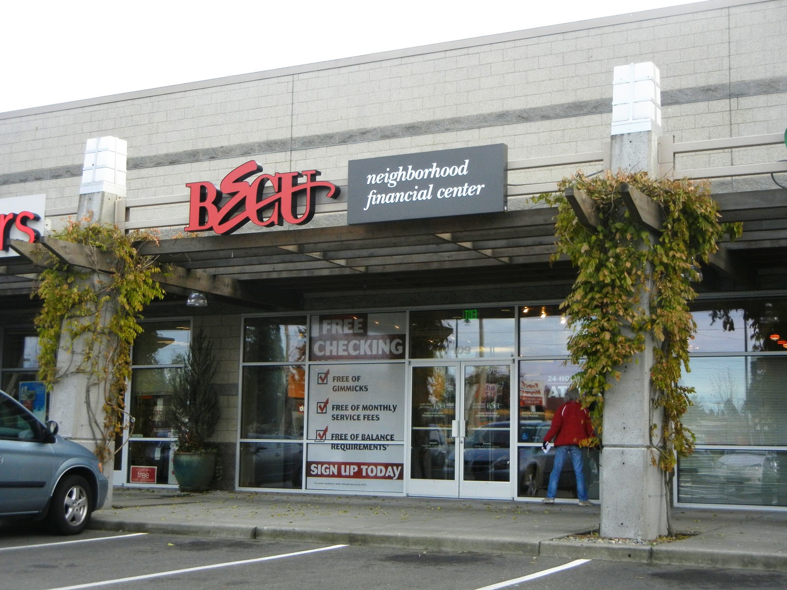 Shoreline Area News BECU opens new location at Gateway Plaza