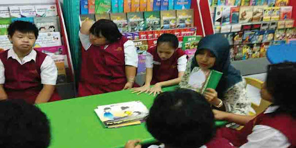 Buku Panduan Gerakan Literasi Sekolah (GLS) di SLB