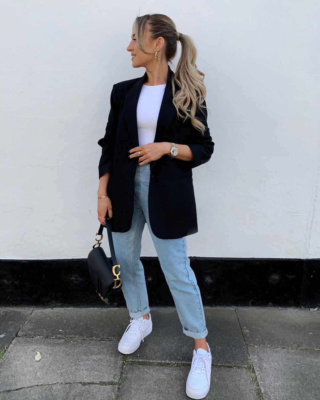 This Is The Easy, Chic Outfit You?ll Be Living In This Spring