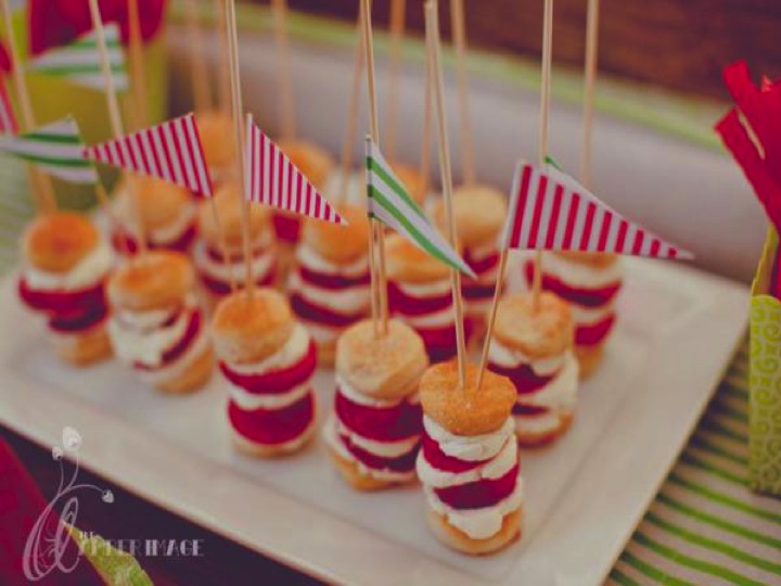 Bebês na Moda . * .. * .. * .: Festa Infantil Moranguinho