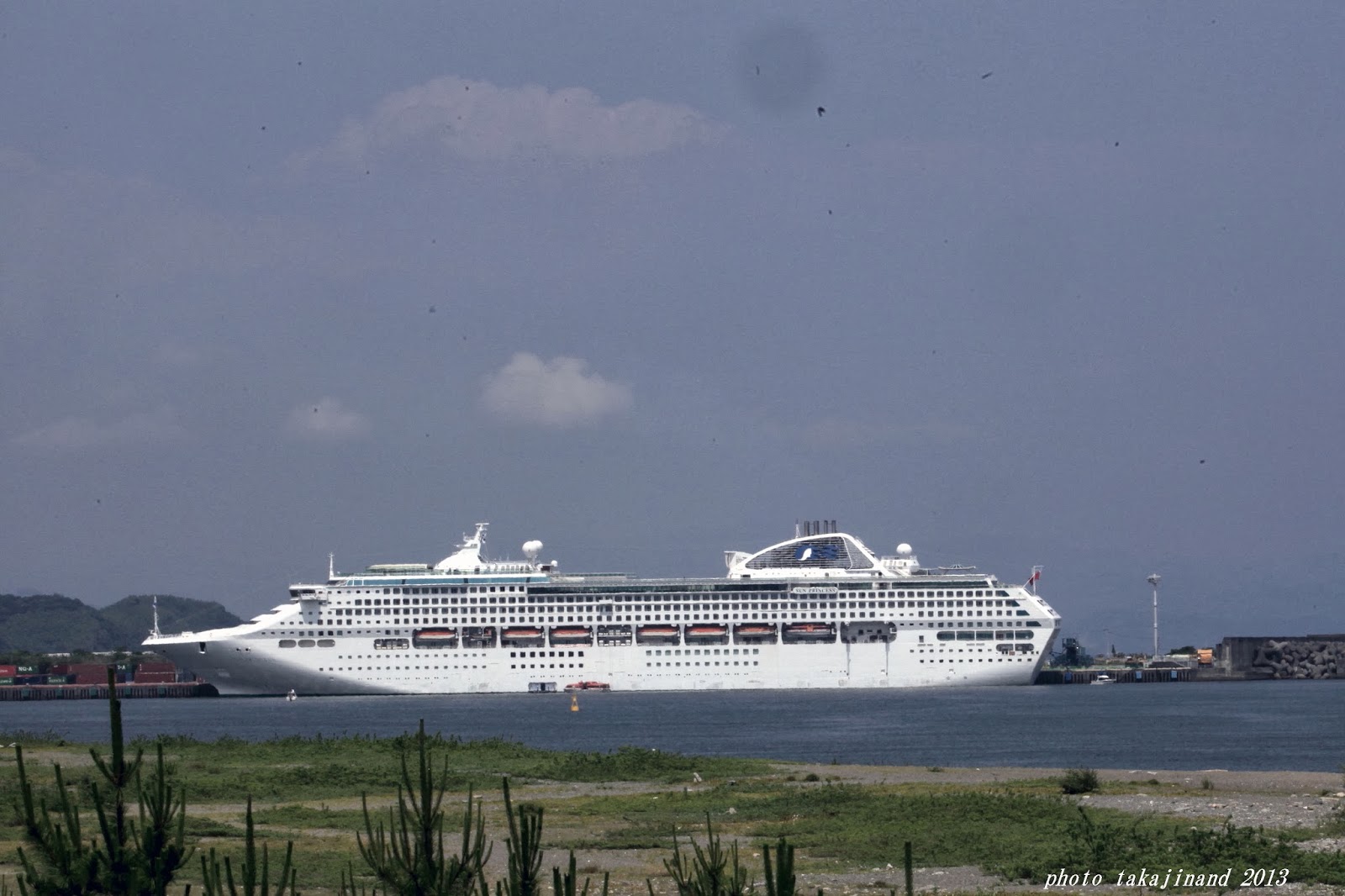 singing wind 高知港、客船の来た日