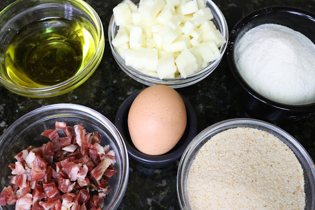 Ingredientes para bolitas de queso y jamón ibérico