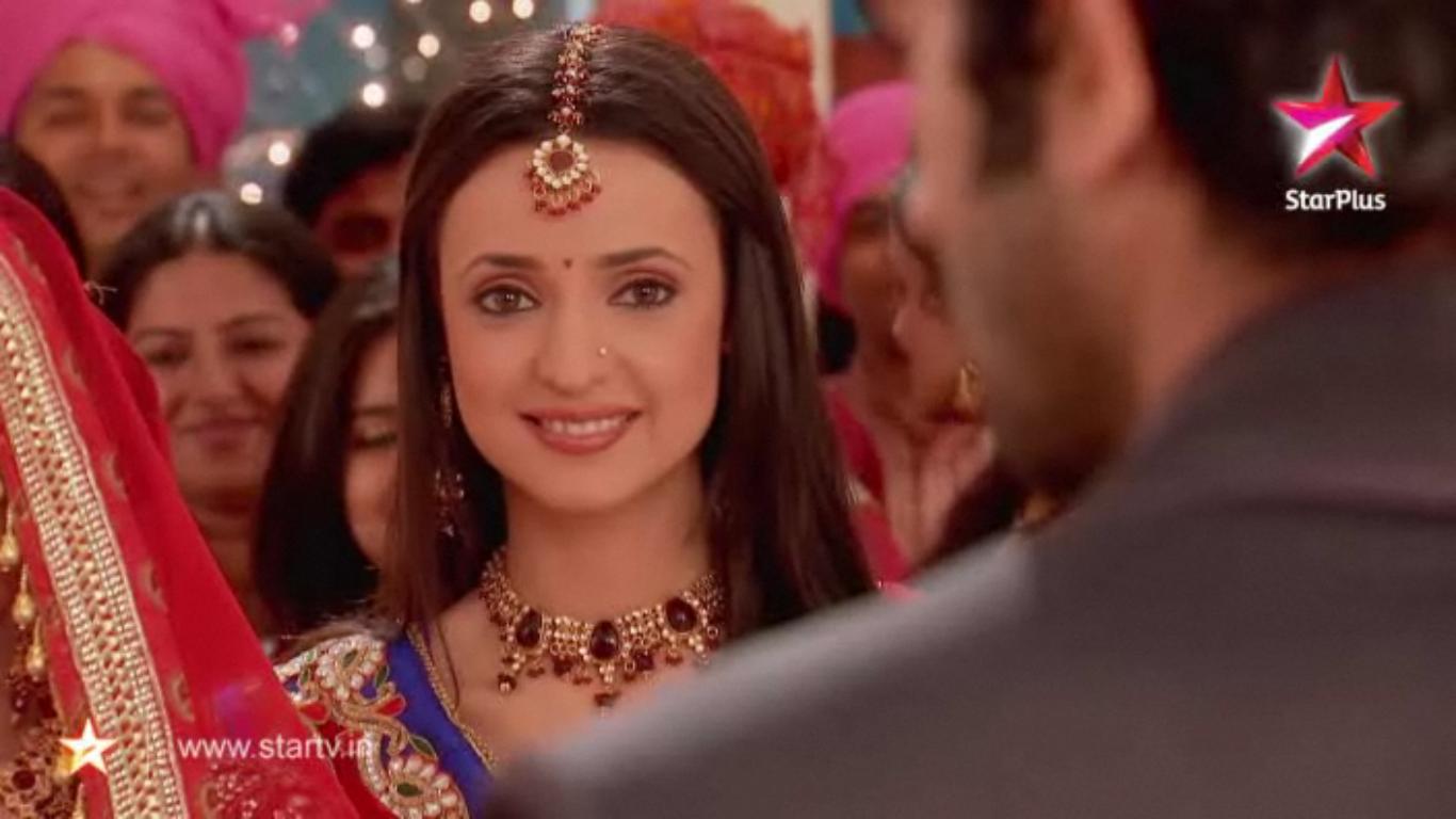 Indian Entertainment Videos: Iss Pyaar Ko Kya Naam Doon? Episode Videos