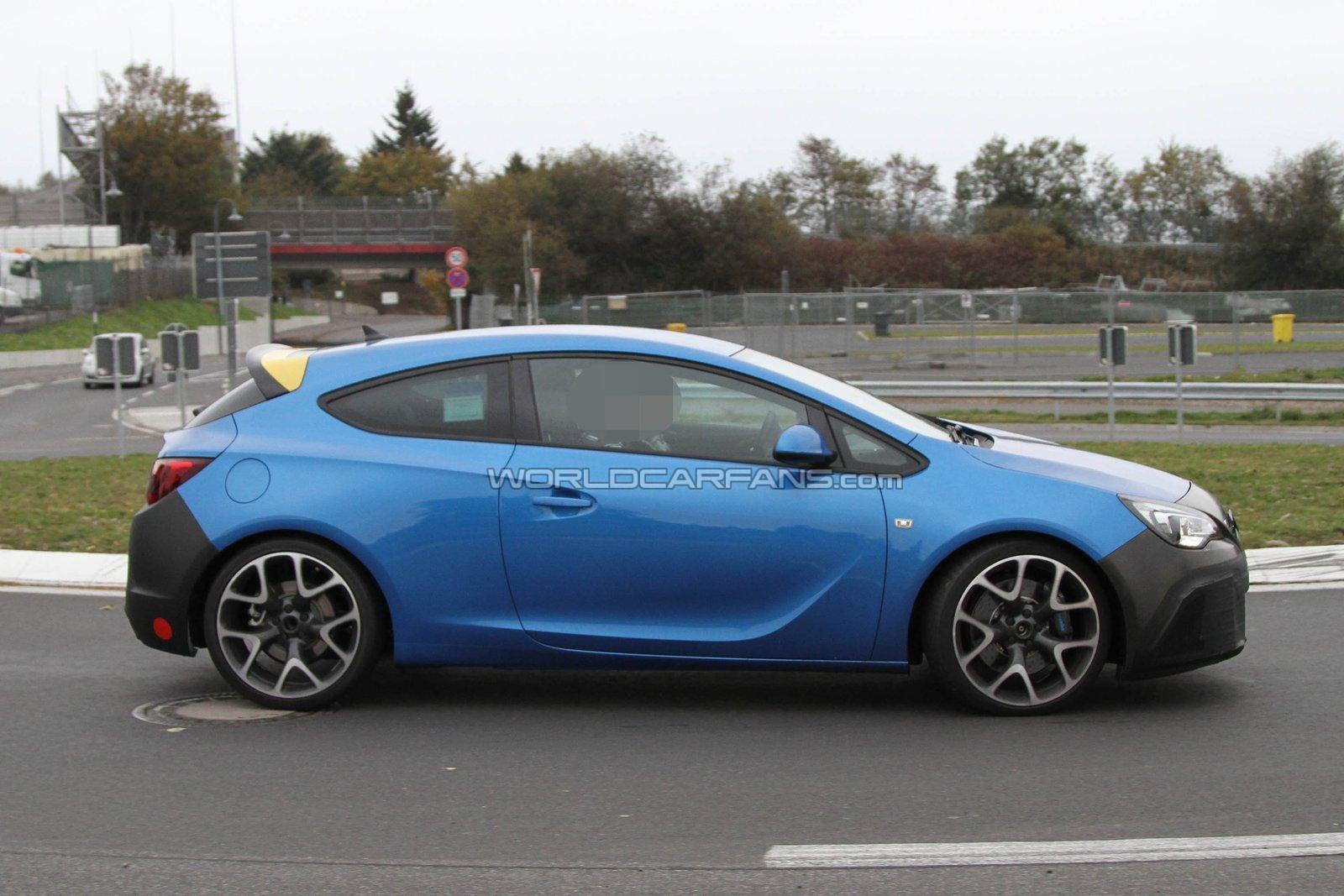 Opel Astra OPC White