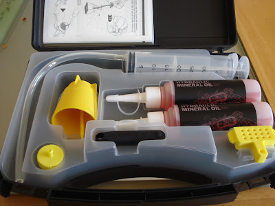 Shimano+bleeding+system+Kit.JPG
