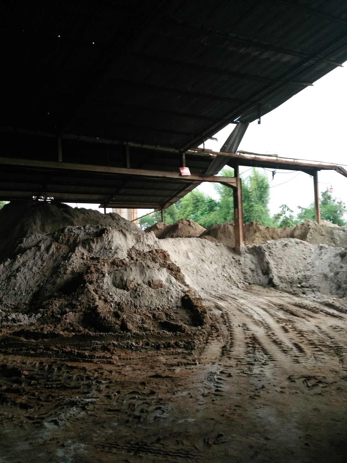 Mengenal-bahan-dasar-pembuatan-keramik-lantai