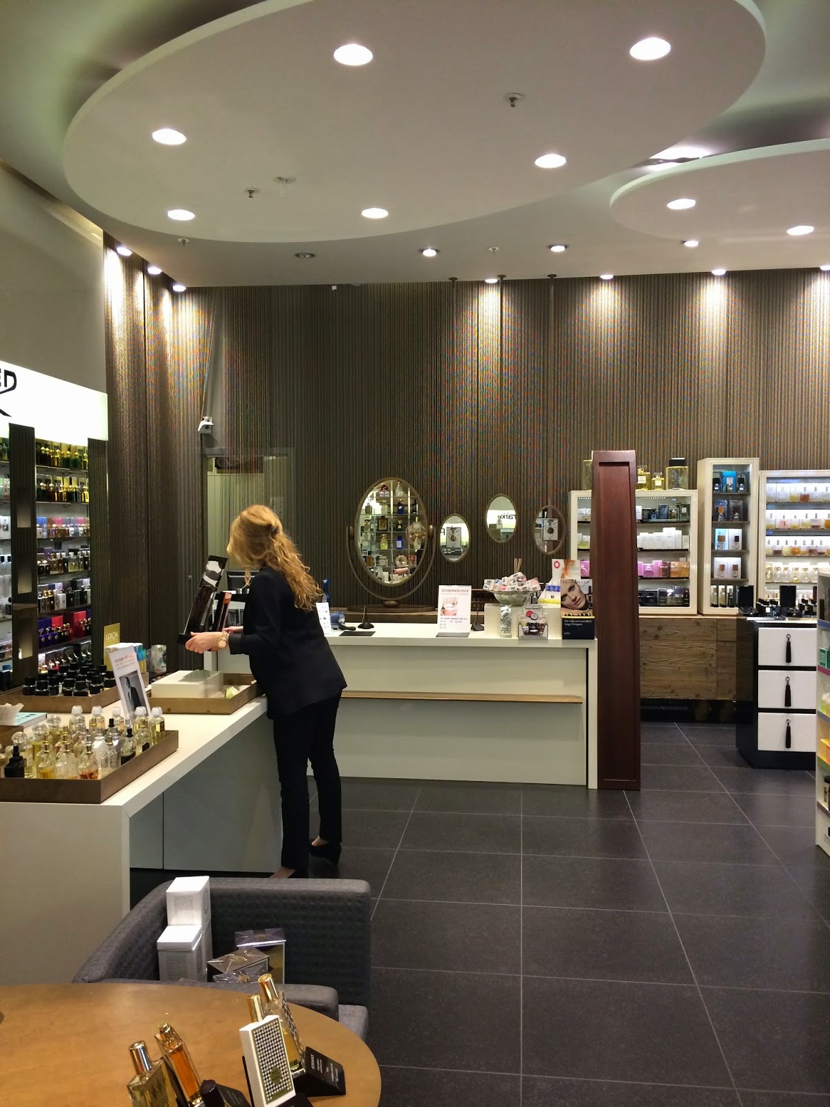 iridescents: Perfume shopping in Frankfurt