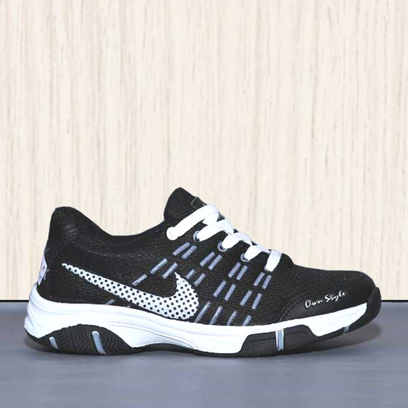 Sepatu Olahraga Nike Air Max Hitam Putih Nam 005 sepatu olahraga nike air max hitam putih nam 005