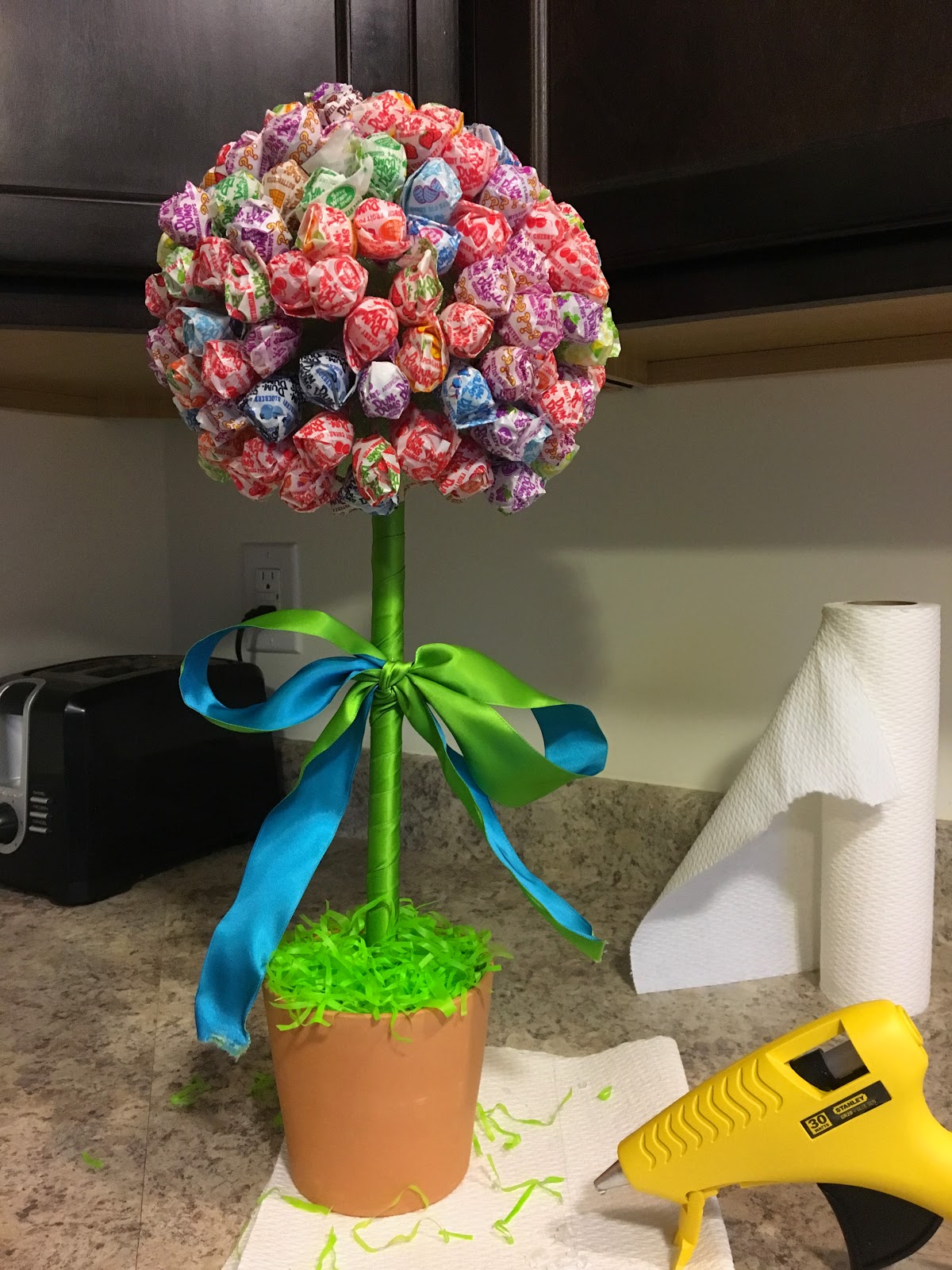 Dum Dum Candy Sucker Topiary Tree with Supplies [Backyard Neophyte