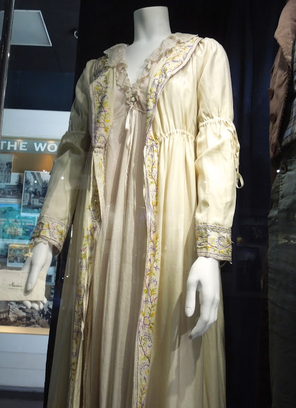 Amanda Seyfried Cosette Les Miserables film costume