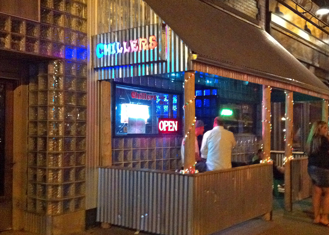 Bar Comber Chillers Bar & Grill Loveland