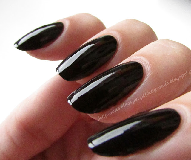 Betty Nails My Favorite Black Polish