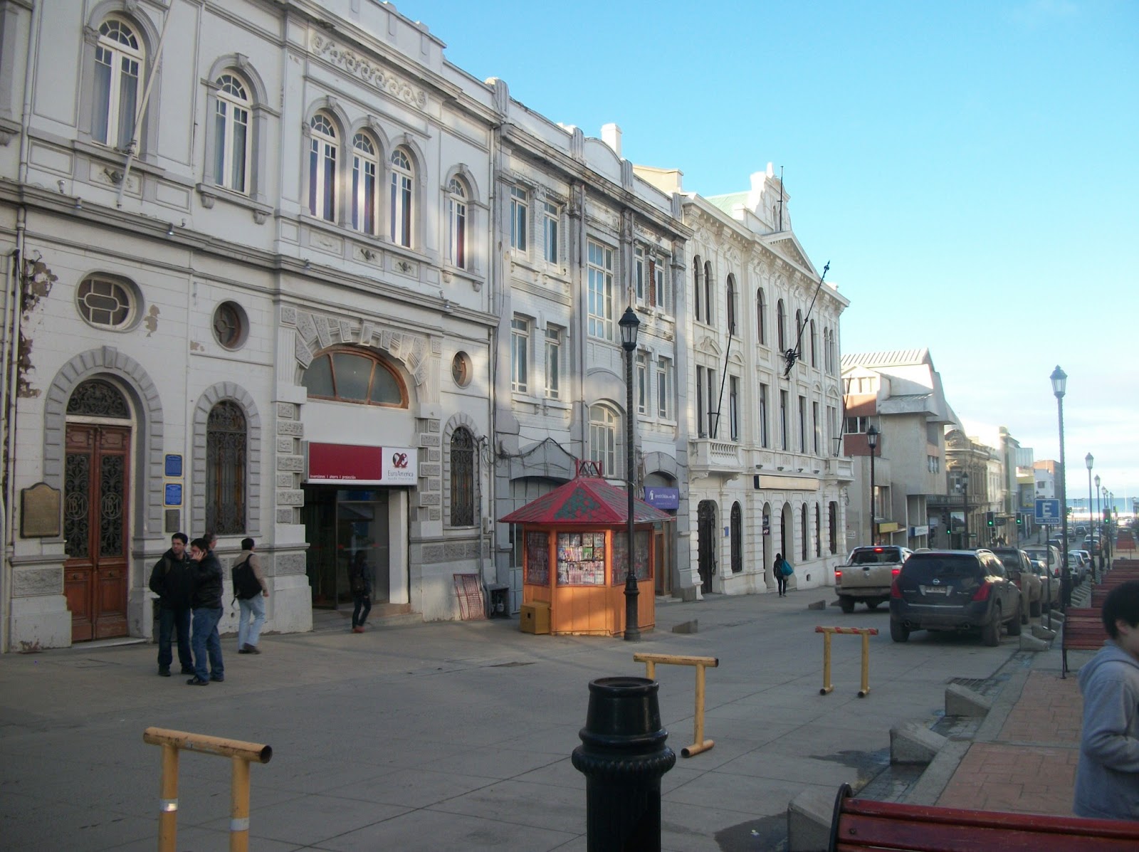 Calde Roco Llanuras de la Patagonia: LA CALLE ROCA DE PUNTA ARENAS HOY A LAS 13 HRS.