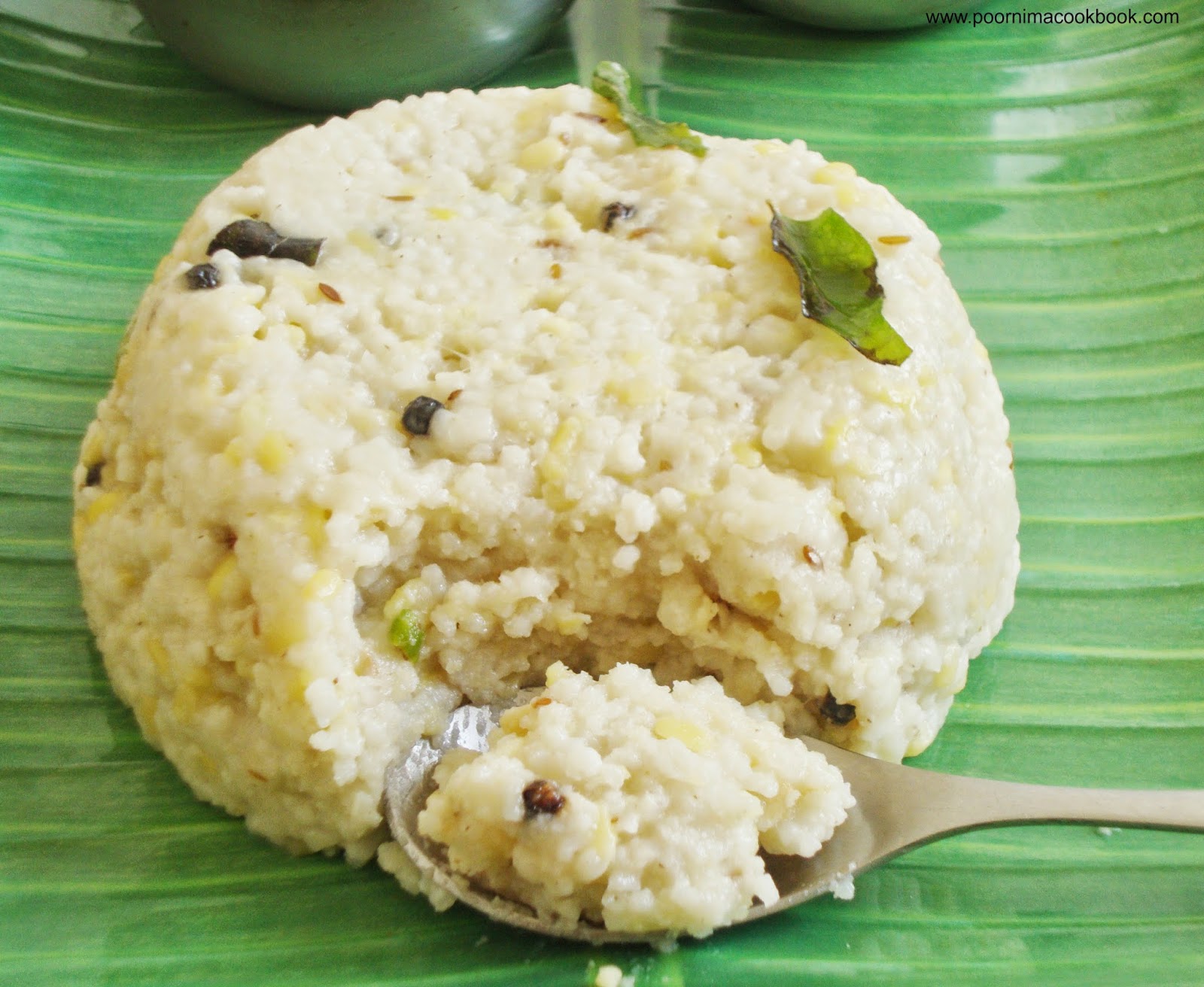 Varagu Ven Pongal / Kodo Millet Pongal / Siru Thaniya Ven Pongal