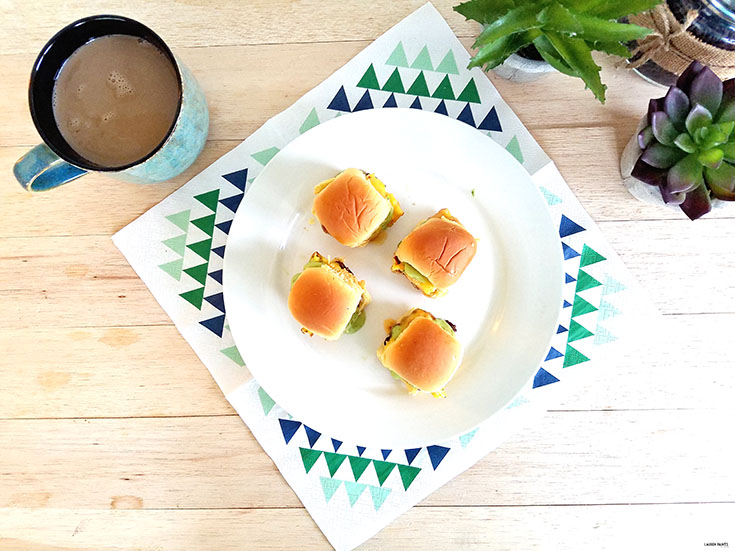 Breakfast made simple and delicious! Try this super amazing Stuffed Slider recipe and make your family (and your tummy) happy! #ReadytoRoll