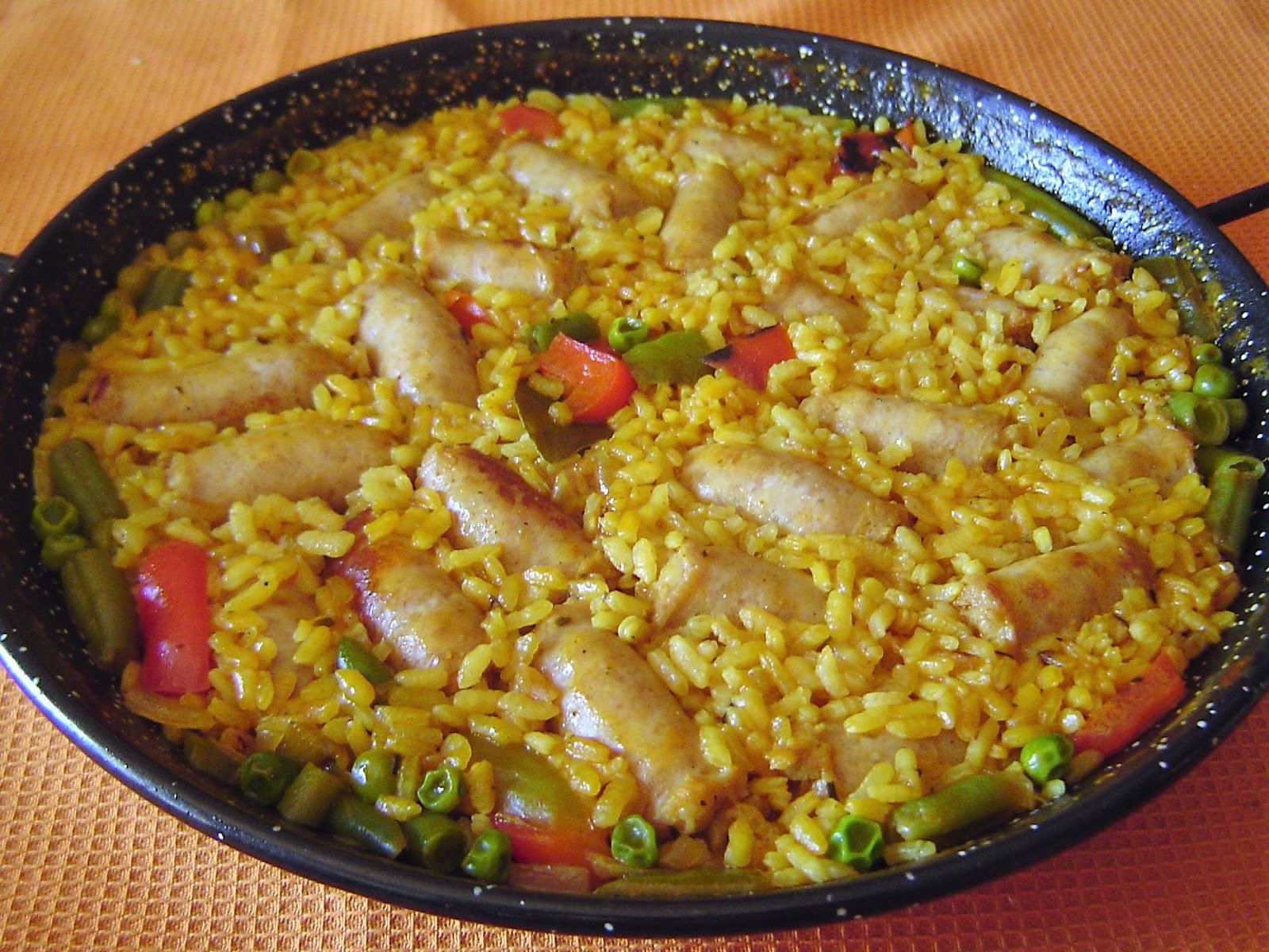 La Cocina de Inma Micó PAELLA DE LONGANIZA O SALCHICHAS FRESCAS