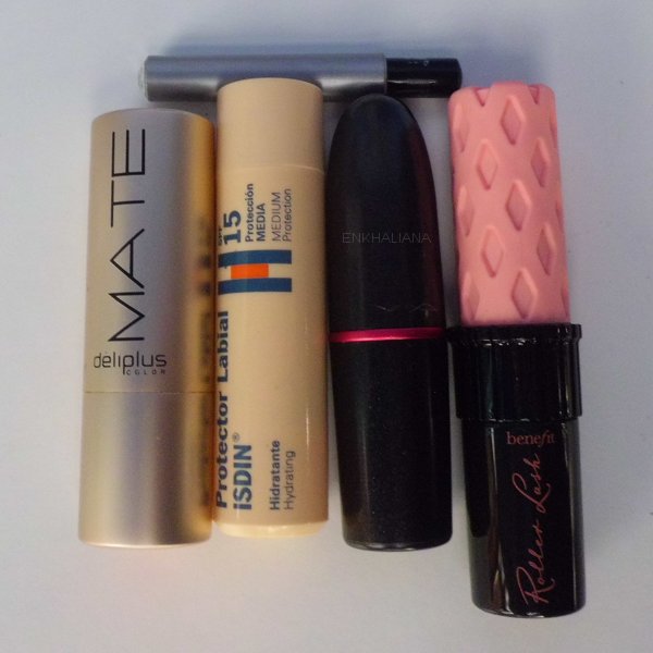 Astor Lápiz Ojos Negro / Deliplus Barra Mate 17 / Mac Viva Glam II / Protector Labial Isdin FP15 / Benefit Mascara Roller Lash