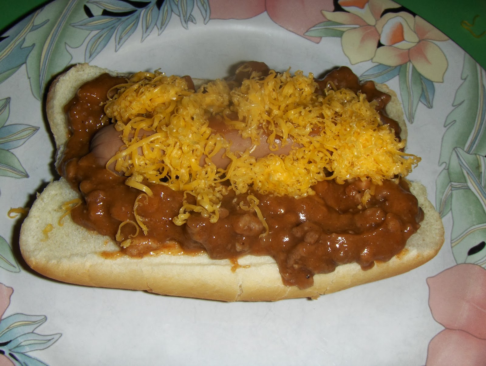 Consistently Sporadic! Chili Dogs No Bean Chili